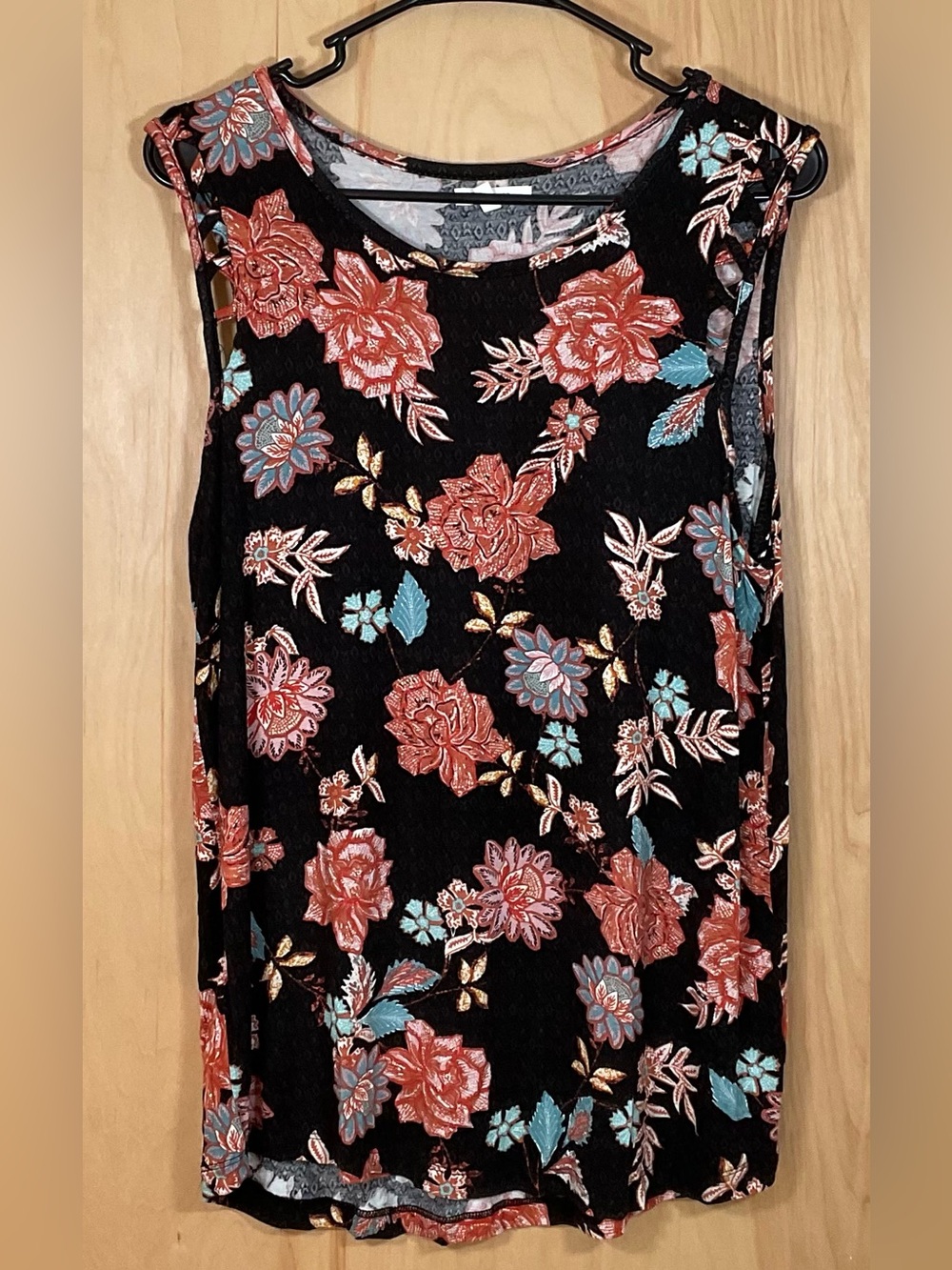 Maurices Floral Stretch Knit Tank Top - EUC